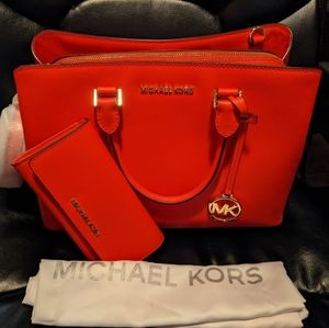 MICHAEL KORS SATCHEL AND WALLET SET
